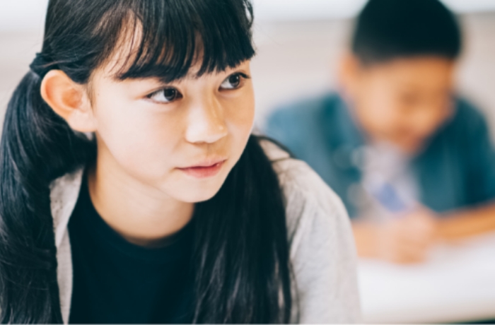 授業を受けている生徒