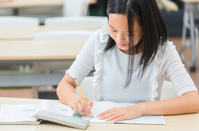 自主学習する子ども